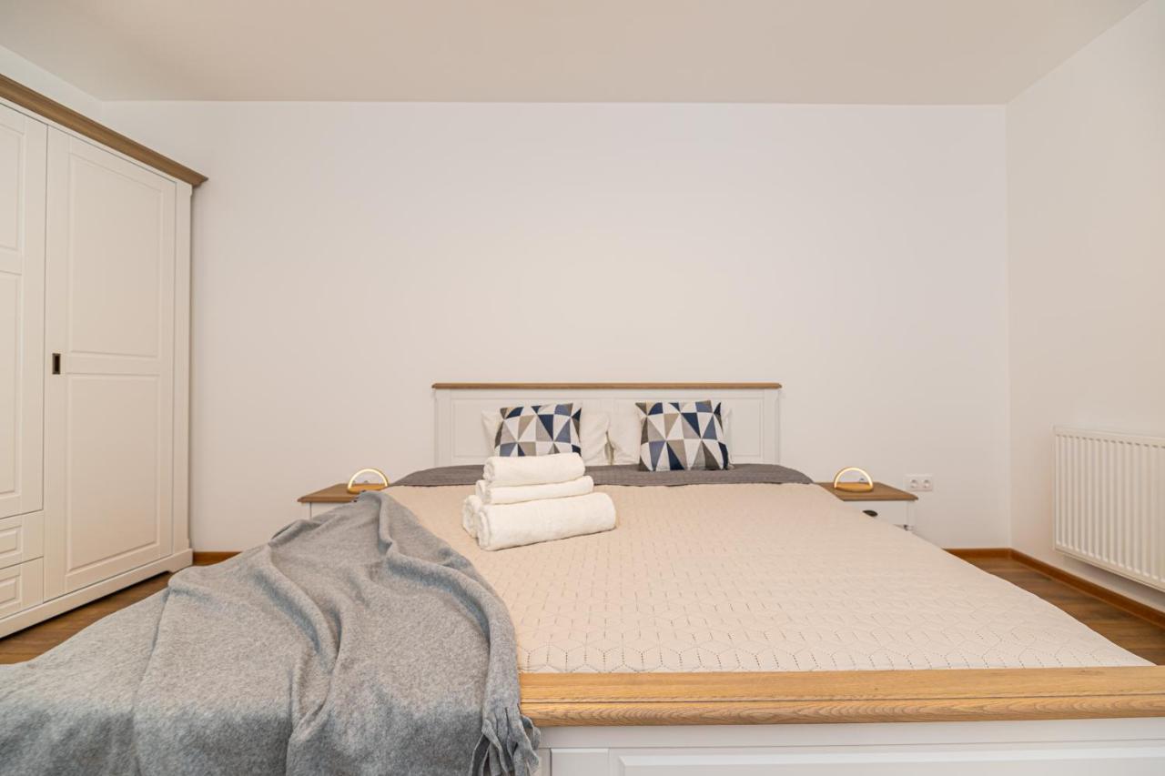 Cosy Place Apartment Брашов Екстериор снимка